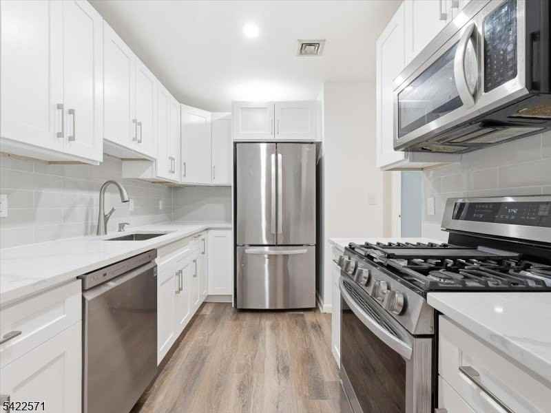 65 Fairview St #3D - Photo 2 of 13