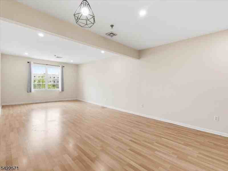 65 Fairview St #3D - Photo 4 of 13