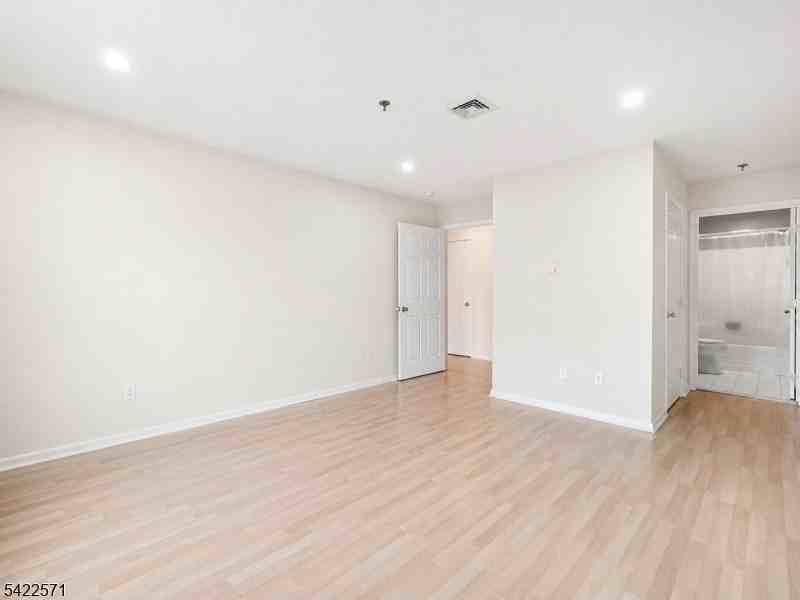 65 Fairview St #3D - Photo 7 of 13
