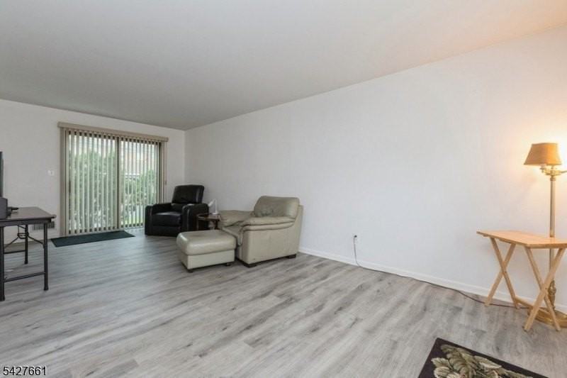 678 Bloomfield Ave #678 - Photo 7 of 17