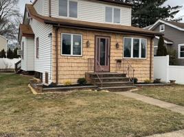 featured image of 2144 Evans St