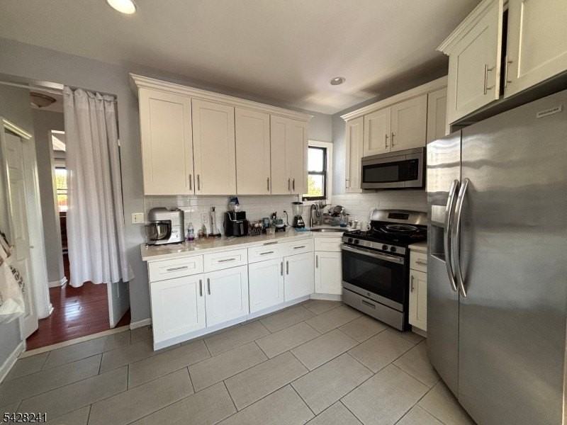 276 Morris Ave #3 - Photo 4 of 9