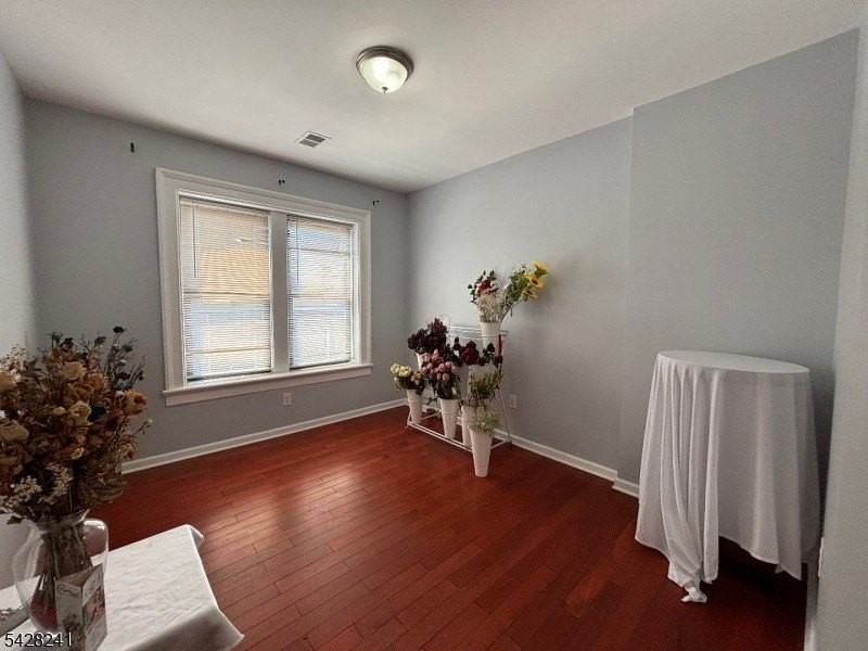 276 Morris Ave #3 - Photo 5 of 9