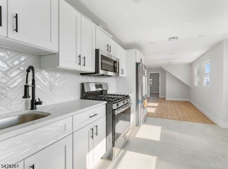 977 Sanford Ave #3 - Photo 7 of 14