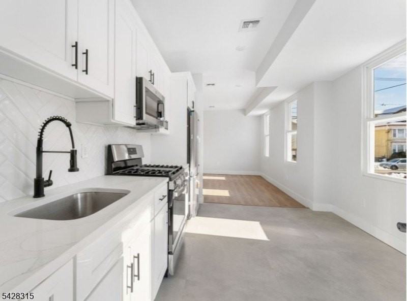 977 Sanford Ave #1 - Photo 7 of 16
