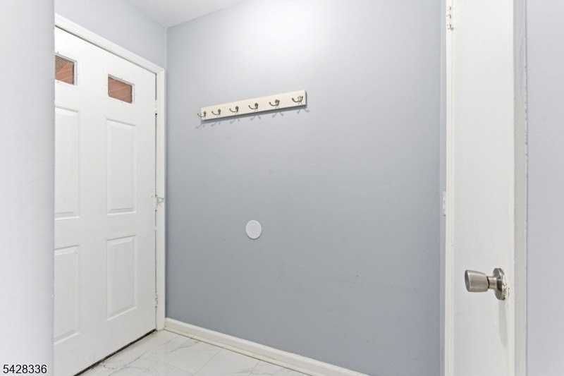 212 Village Cmns - Photo 5 of 34