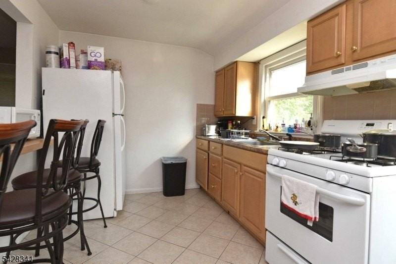 176 Harding Pl #2 - Photo 5 of 17