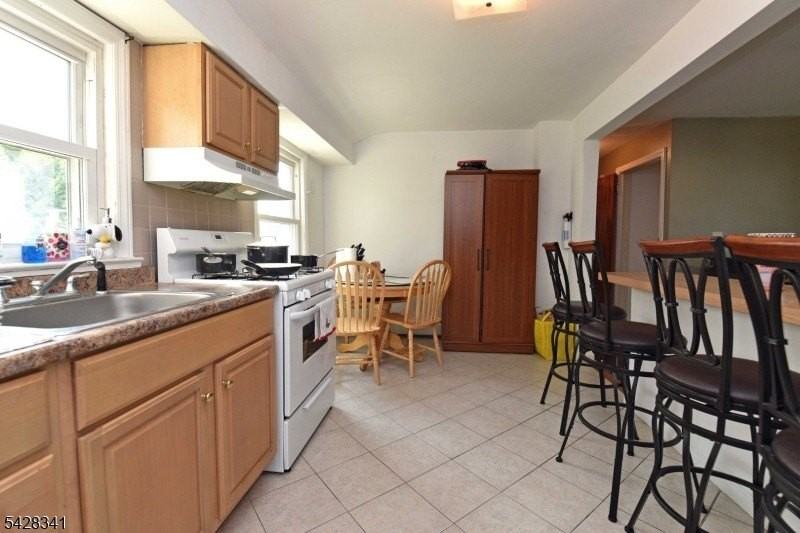 176 Harding Pl #2 - Photo 7 of 17