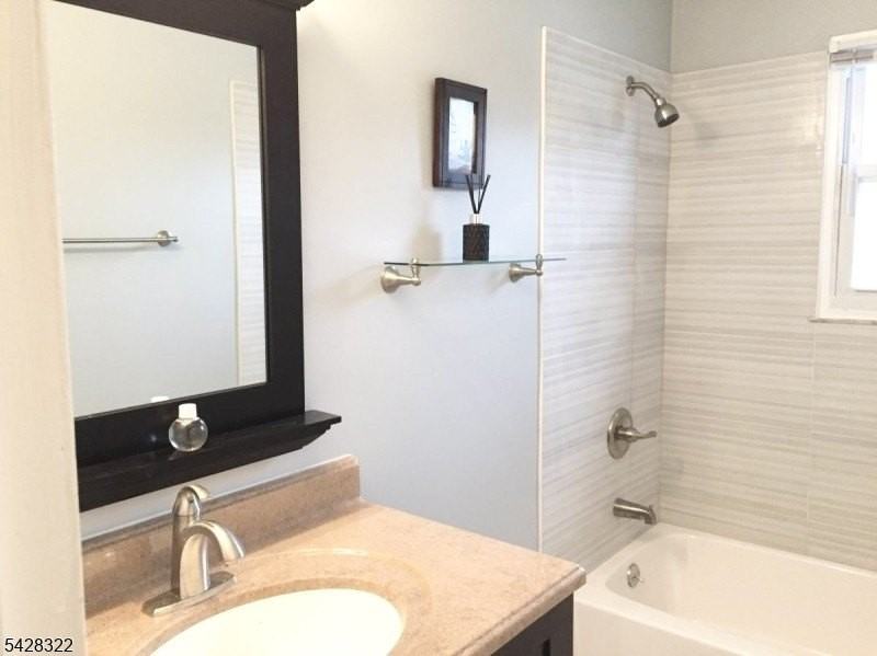 28 Deanna Dr #49 - Photo 2 of 7