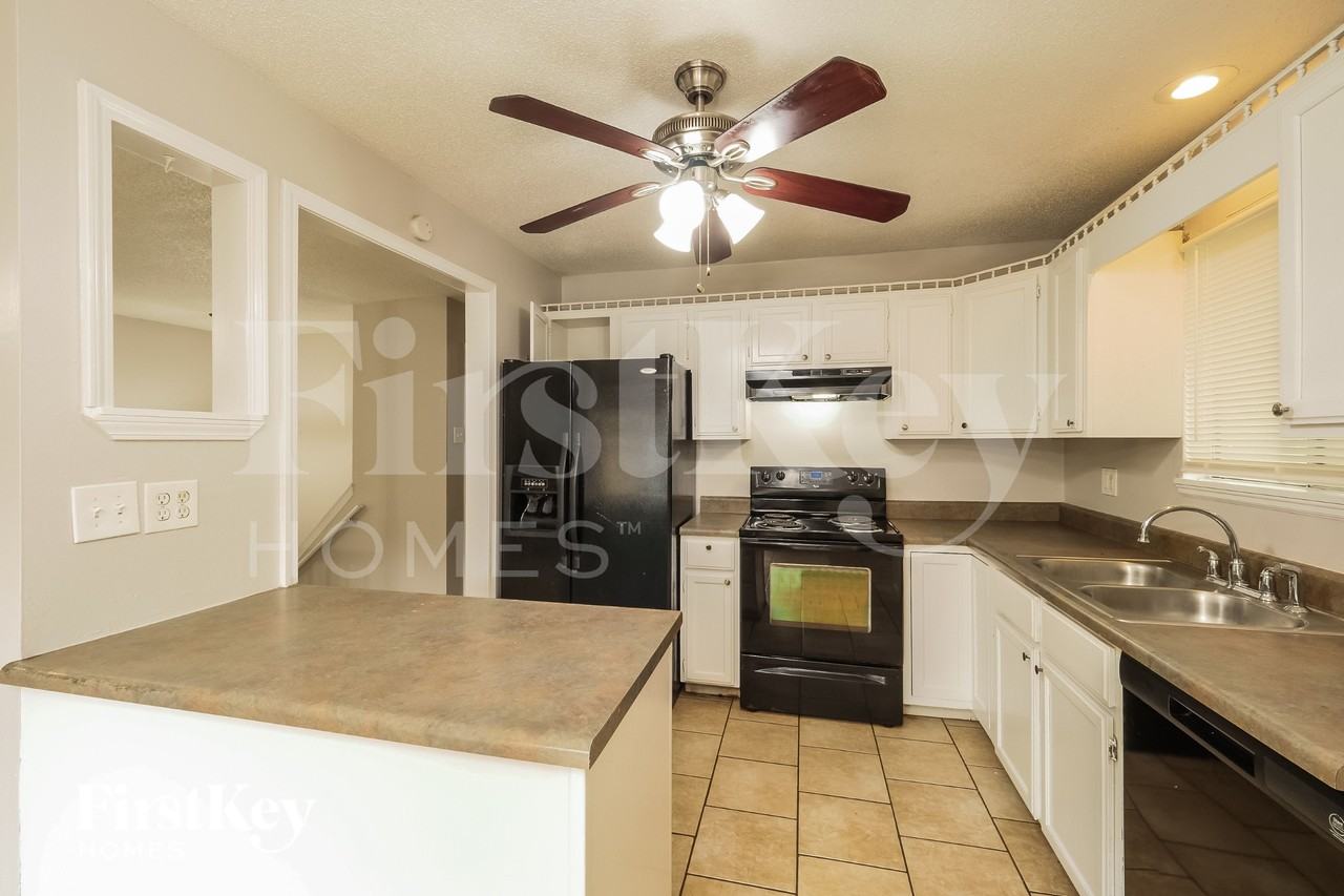 1008 Nw A St - Photo 6 of 16