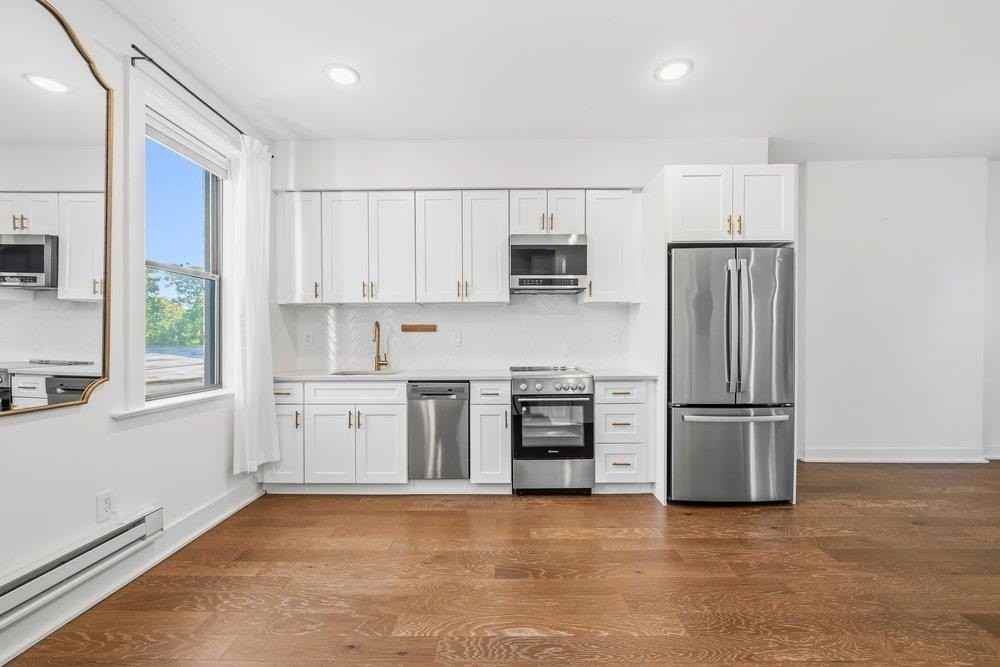 366 2nd St #2 - Photo 2 of 16