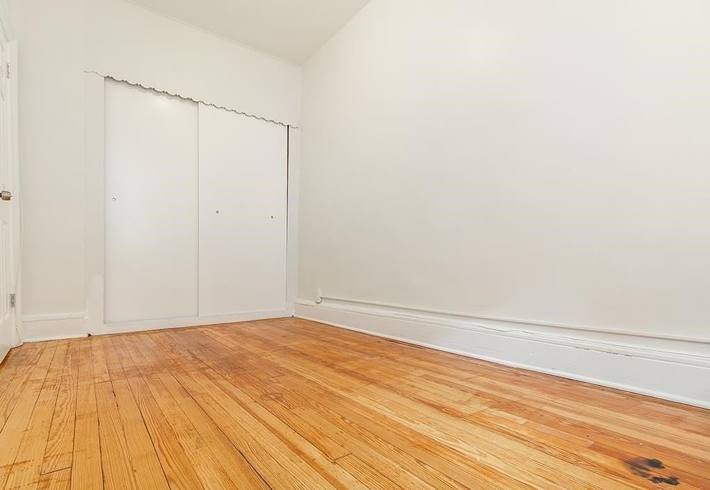 154 W 29th St #2 - Photo 3 of 11