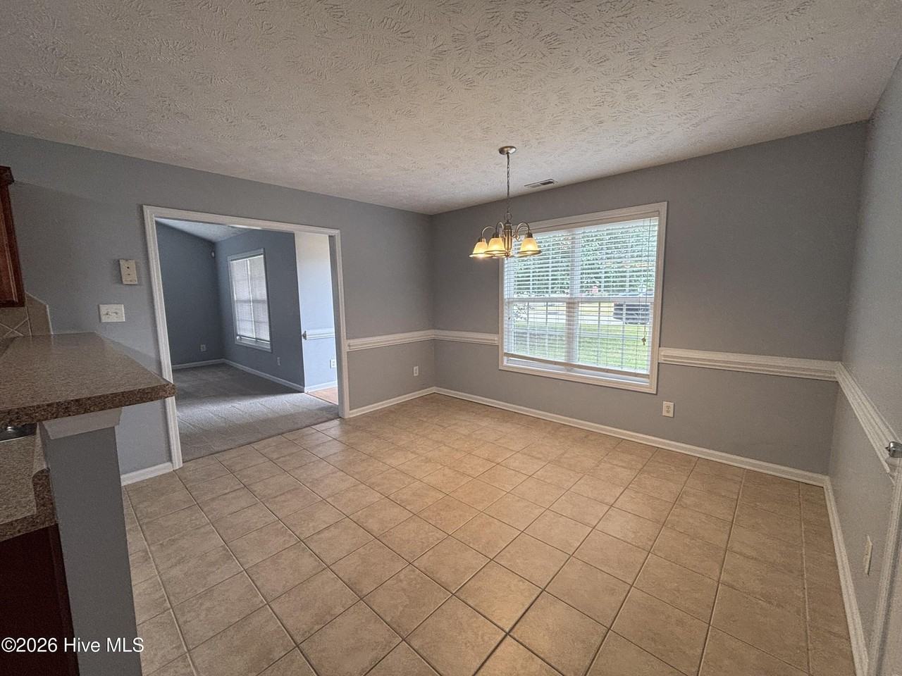 376 Eastfield Dr - Photo 6 of 35