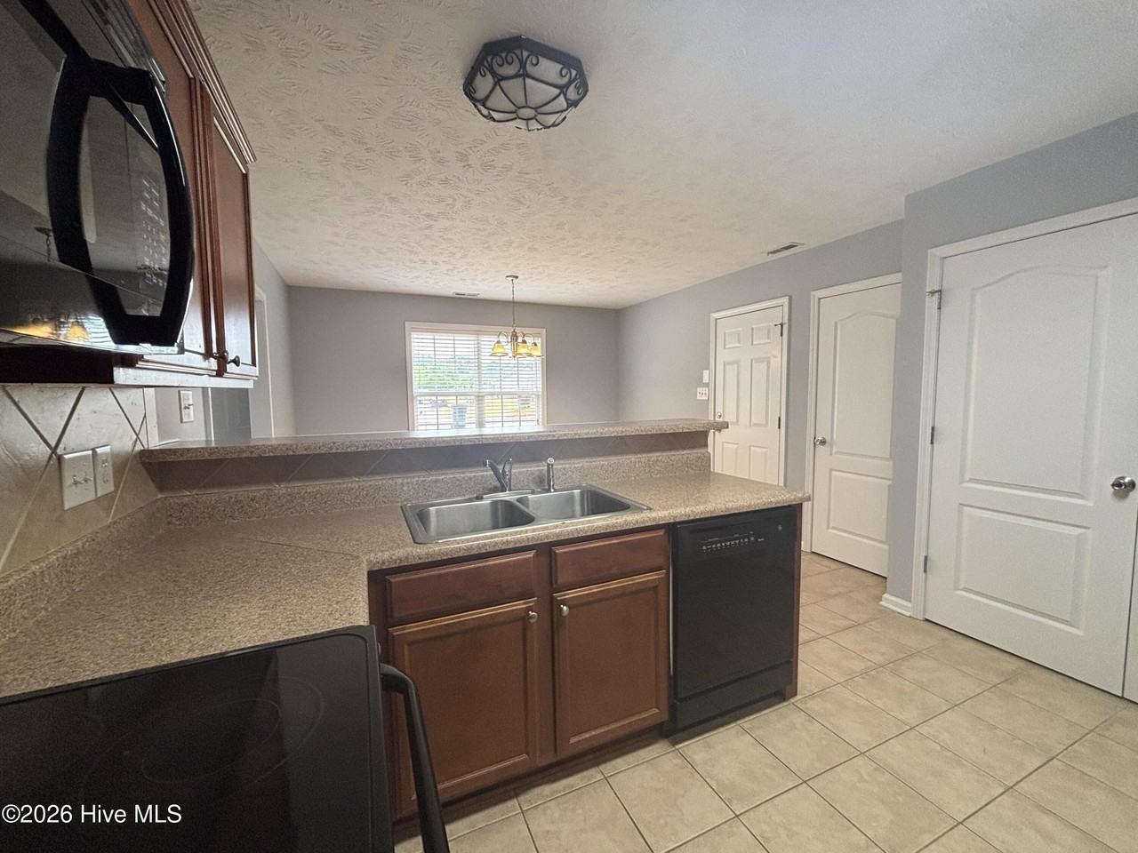 376 Eastfield Dr - Photo 7 of 35