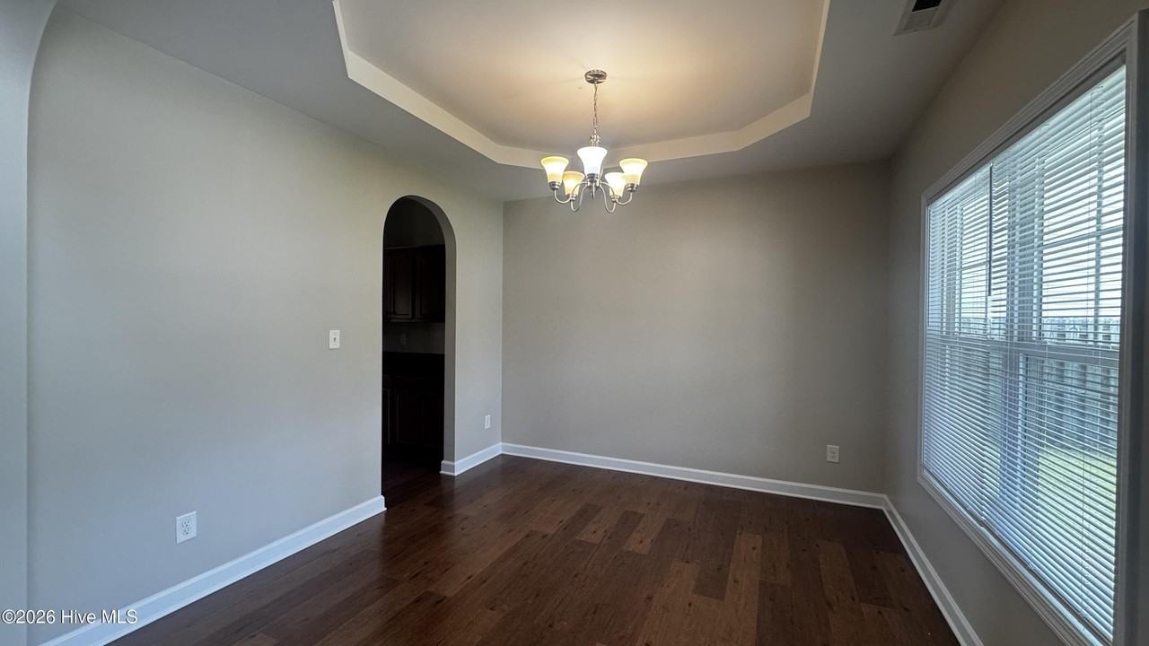 105 Long Pond Dr - Photo 2 of 21