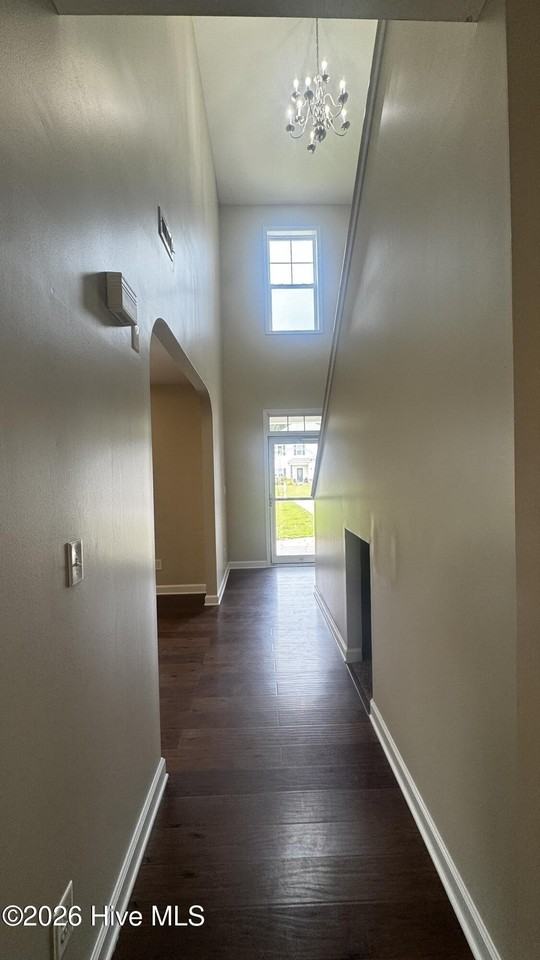105 Long Pond Dr - Photo 4 of 21