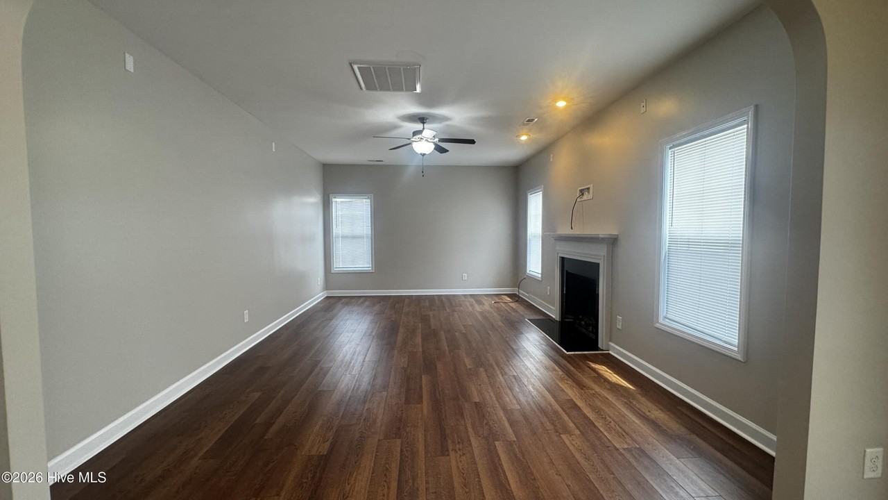 105 Long Pond Dr - Photo 7 of 21