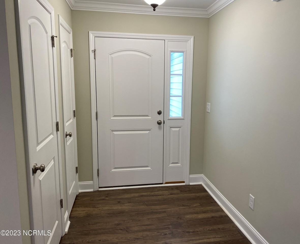 2417 Zircon Dr - Photo 2 of 20