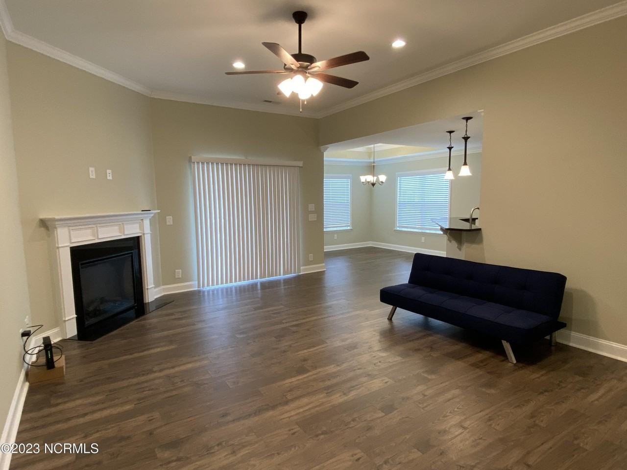 2417 Zircon Dr - Photo 3 of 20