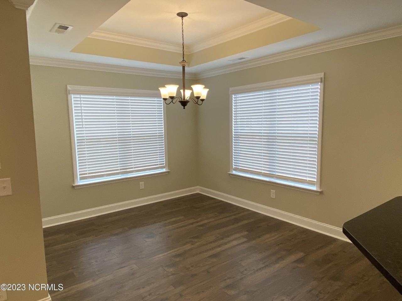 2417 Zircon Dr - Photo 4 of 20