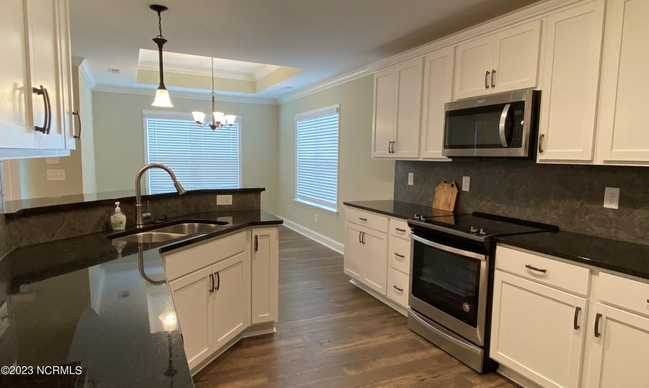 2417 Zircon Dr - Photo 5 of 20