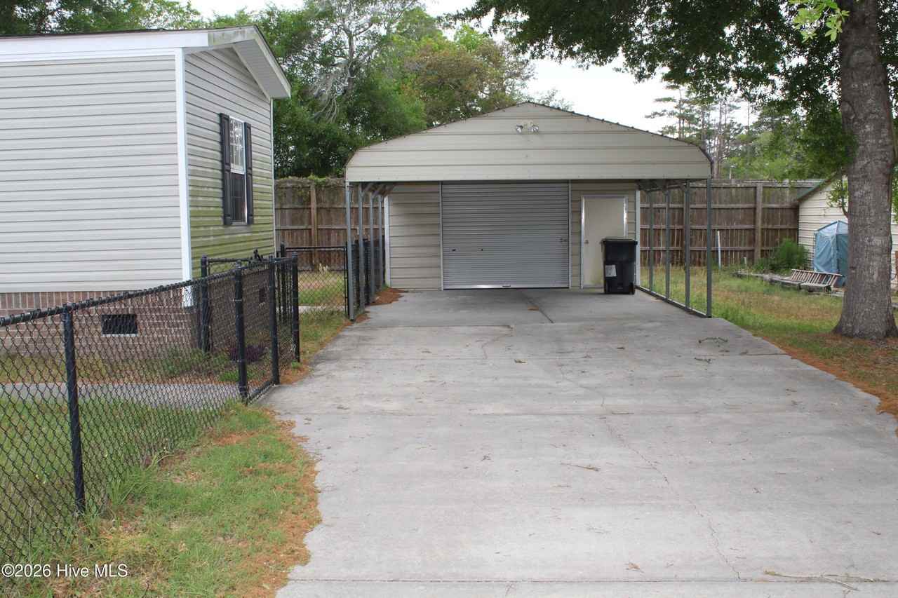 2287 Bayshore Dr Sw - Photo 2 of 19