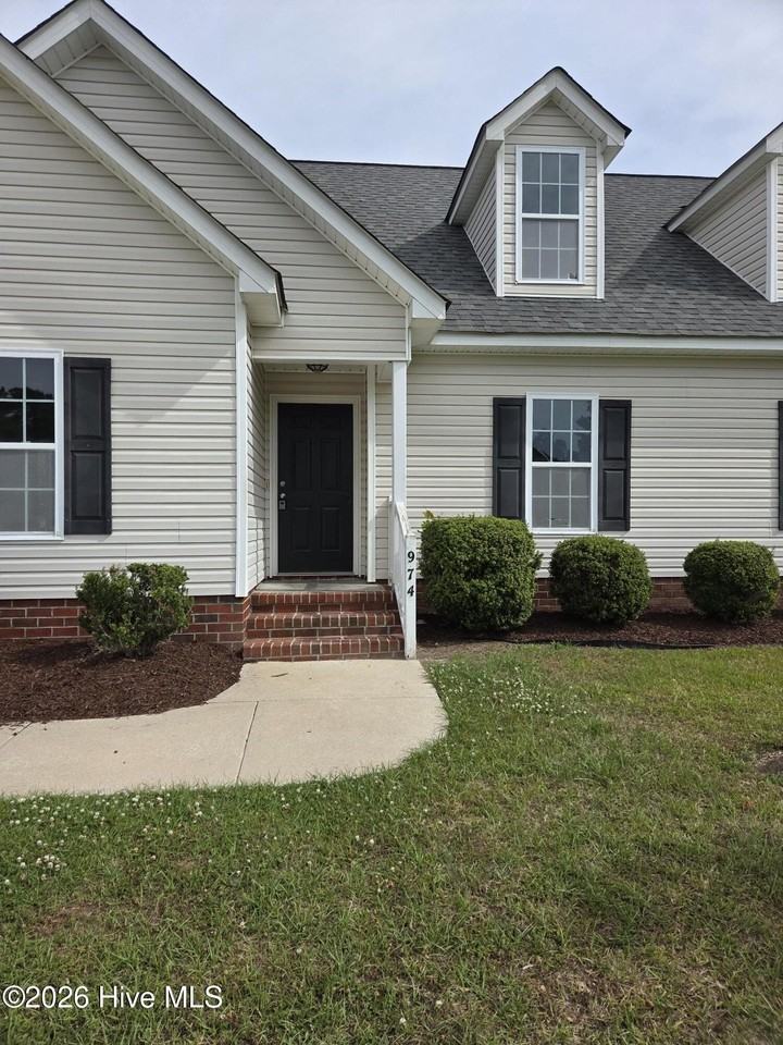 974 Ellery Dr - Photo 2 of 31