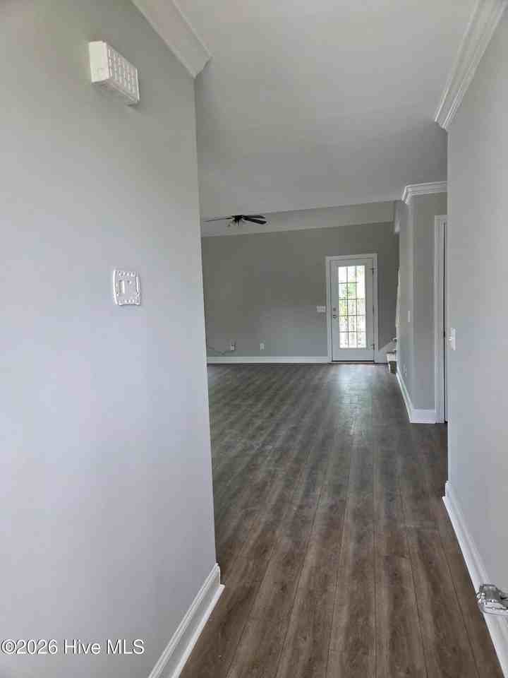 974 Ellery Dr - Photo 3 of 31