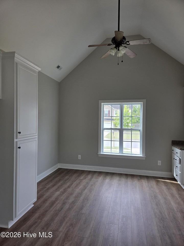 974 Ellery Dr - Photo 6 of 31