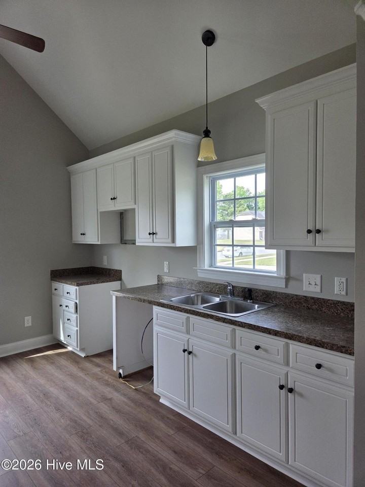 974 Ellery Dr - Photo 7 of 31