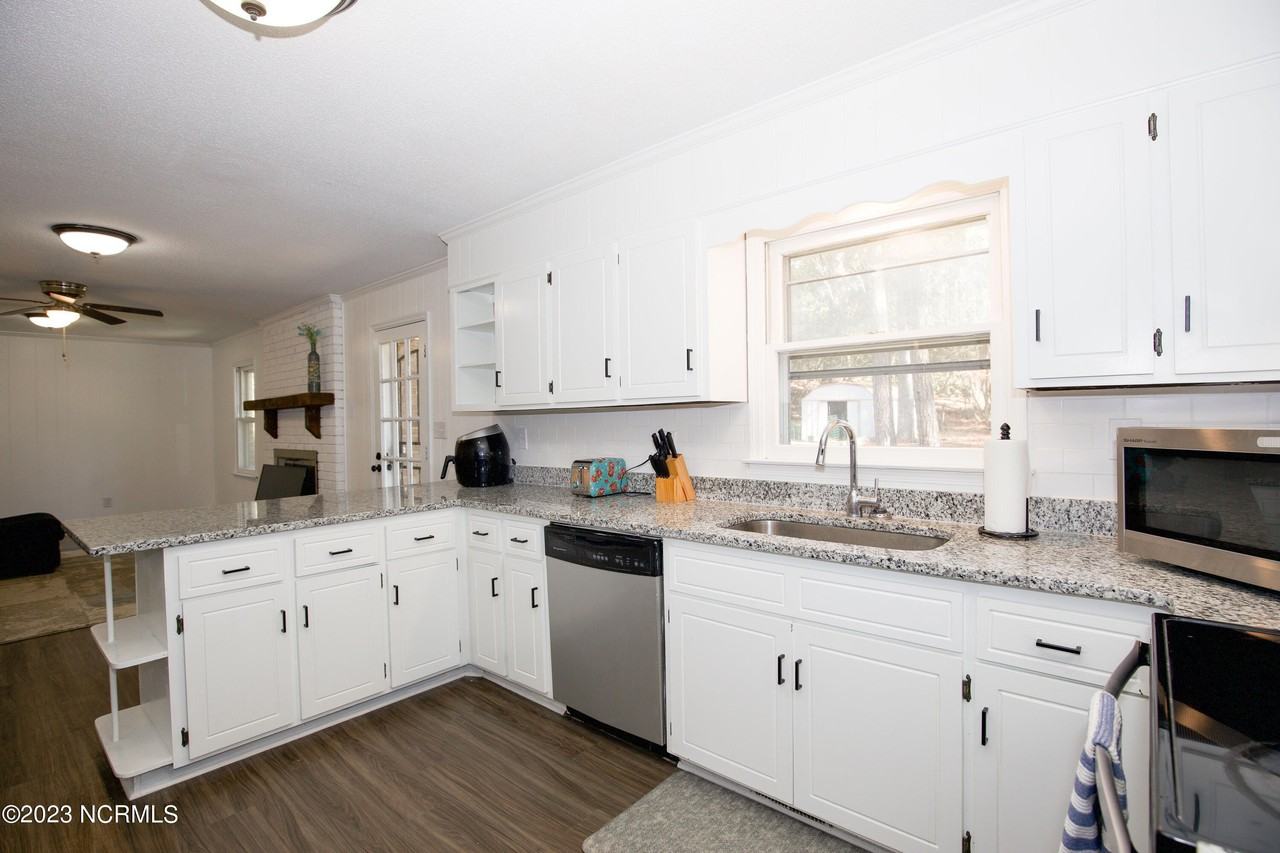 901 Glendale Dr - Photo 7 of 41