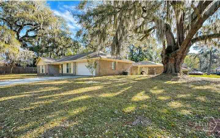 10708 Egmont Rd - Photo 3 of 24