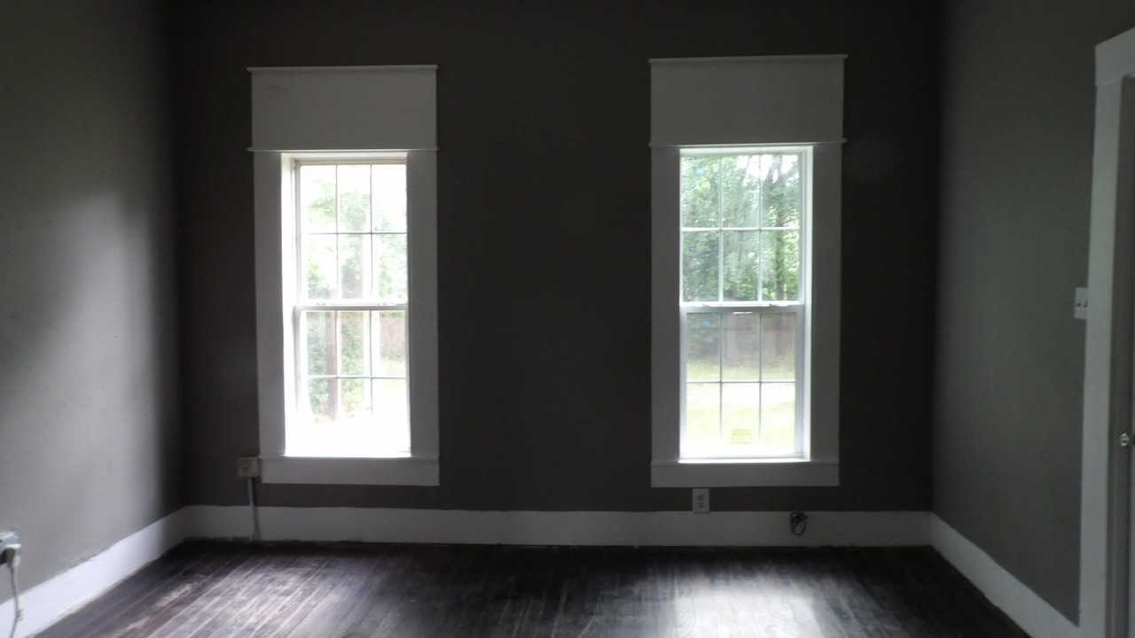 115 Ryan Dr - Photo 2 of 13