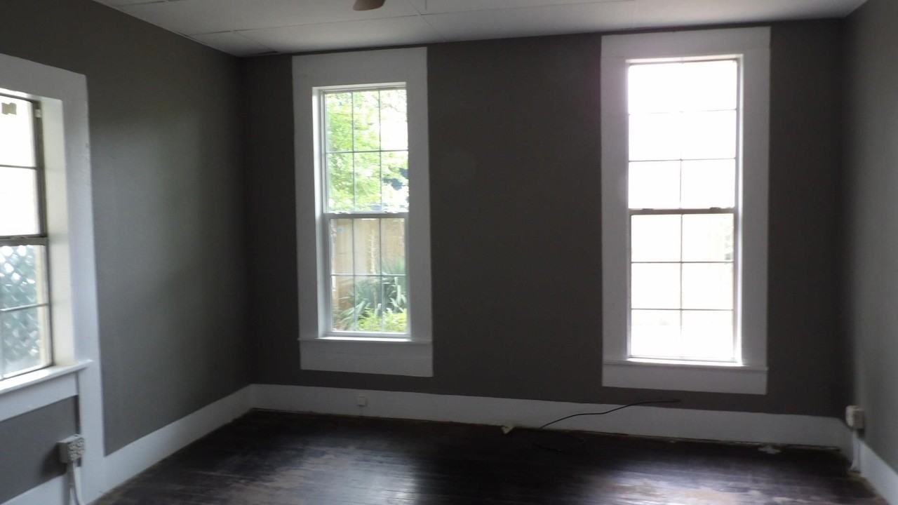 115 Ryan Dr - Photo 3 of 13