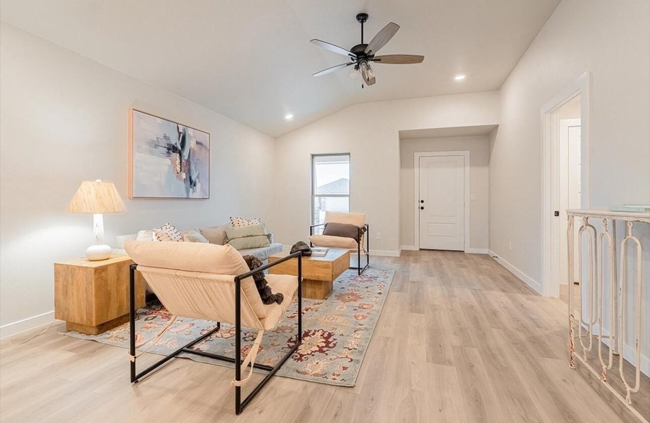 5554 Auburn St - Photo 4 of 7