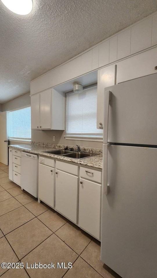 4530 Marshall St - Photo 7 of 20