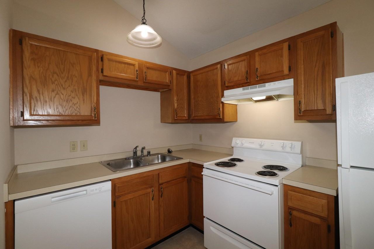 238 Lakeview Dr - Photo 5 of 11