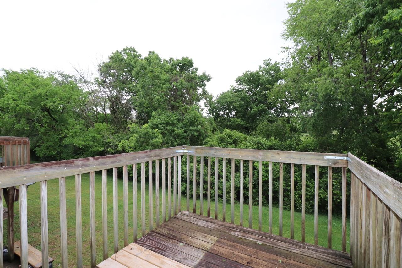 238 Lakeview Dr - Photo 6 of 11