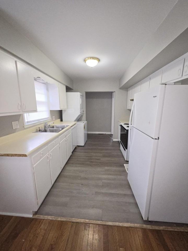 2144 Tamarack Dr - Photo 4 of 11