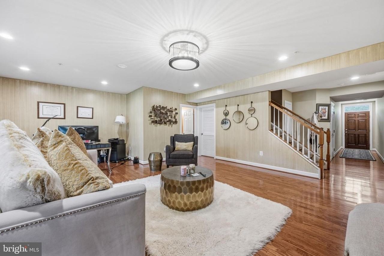 50 Sharpstead Ln - Photo 4 of 24