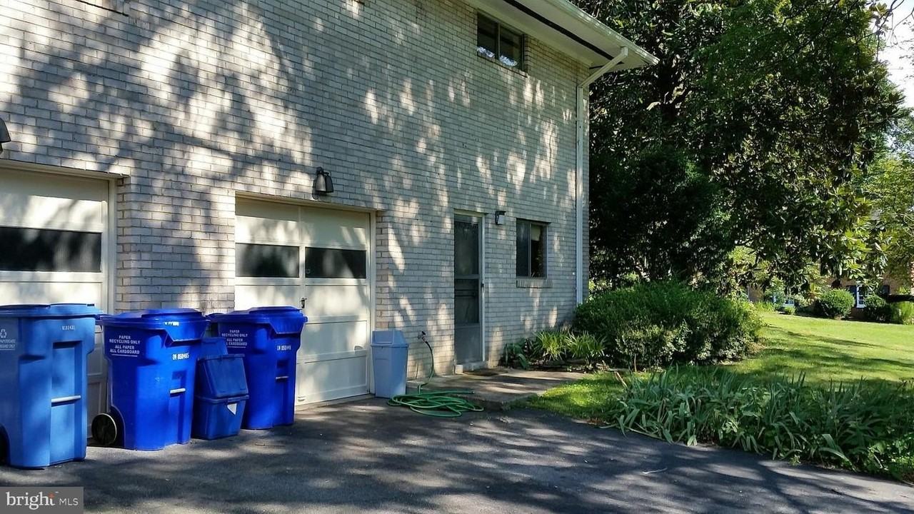5909 Lenox Rd - Photo 3 of 41