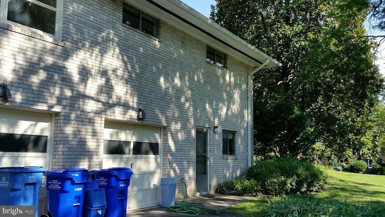 5909 Lenox Rd - Photo 4 of 41