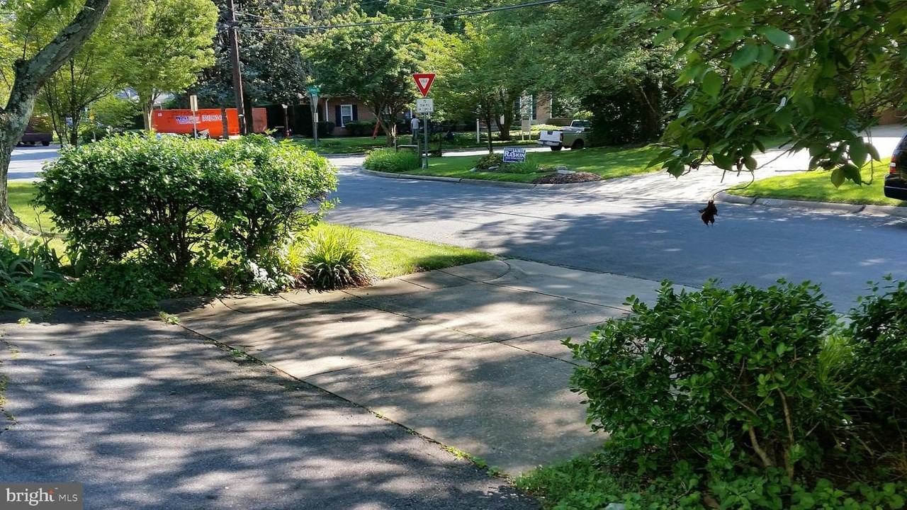 5909 Lenox Rd - Photo 6 of 41