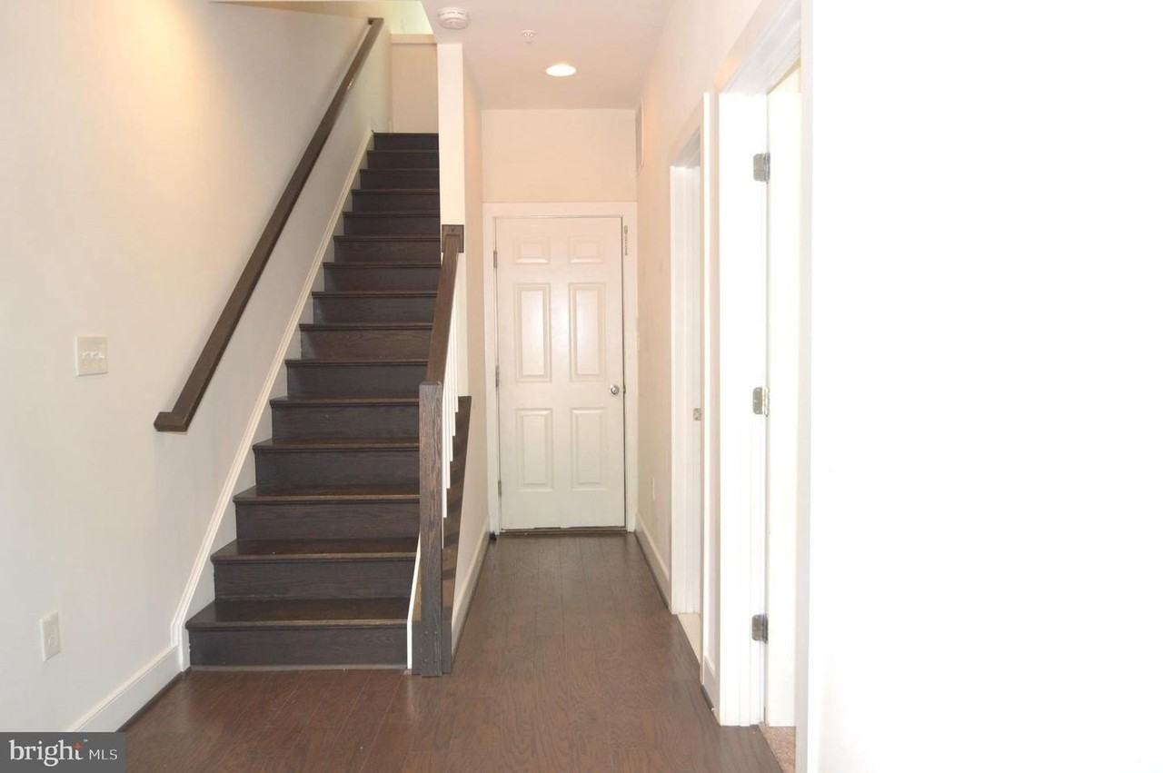 408 Stabler Ln - Photo 4 of 50