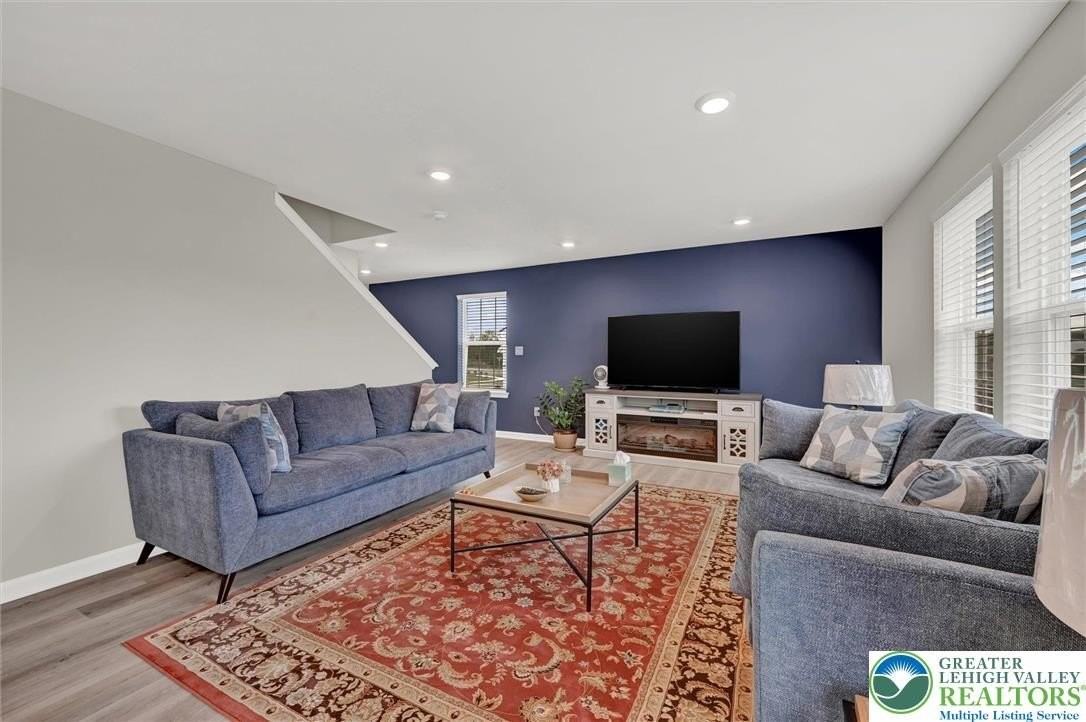264 Winding Rd - Photo 7 of 29