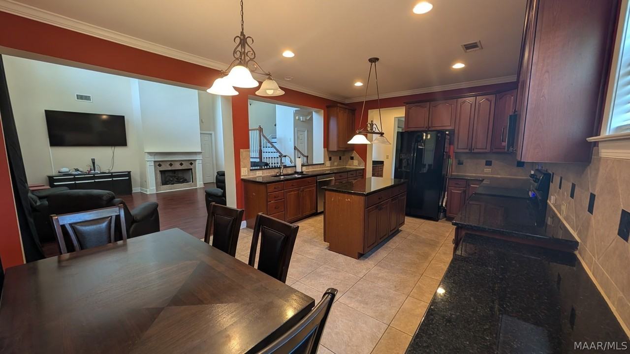 9207 Albury Ct - Photo 5 of 22