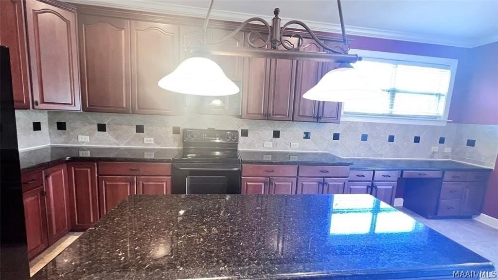 9207 Albury Ct - Photo 4 of 39