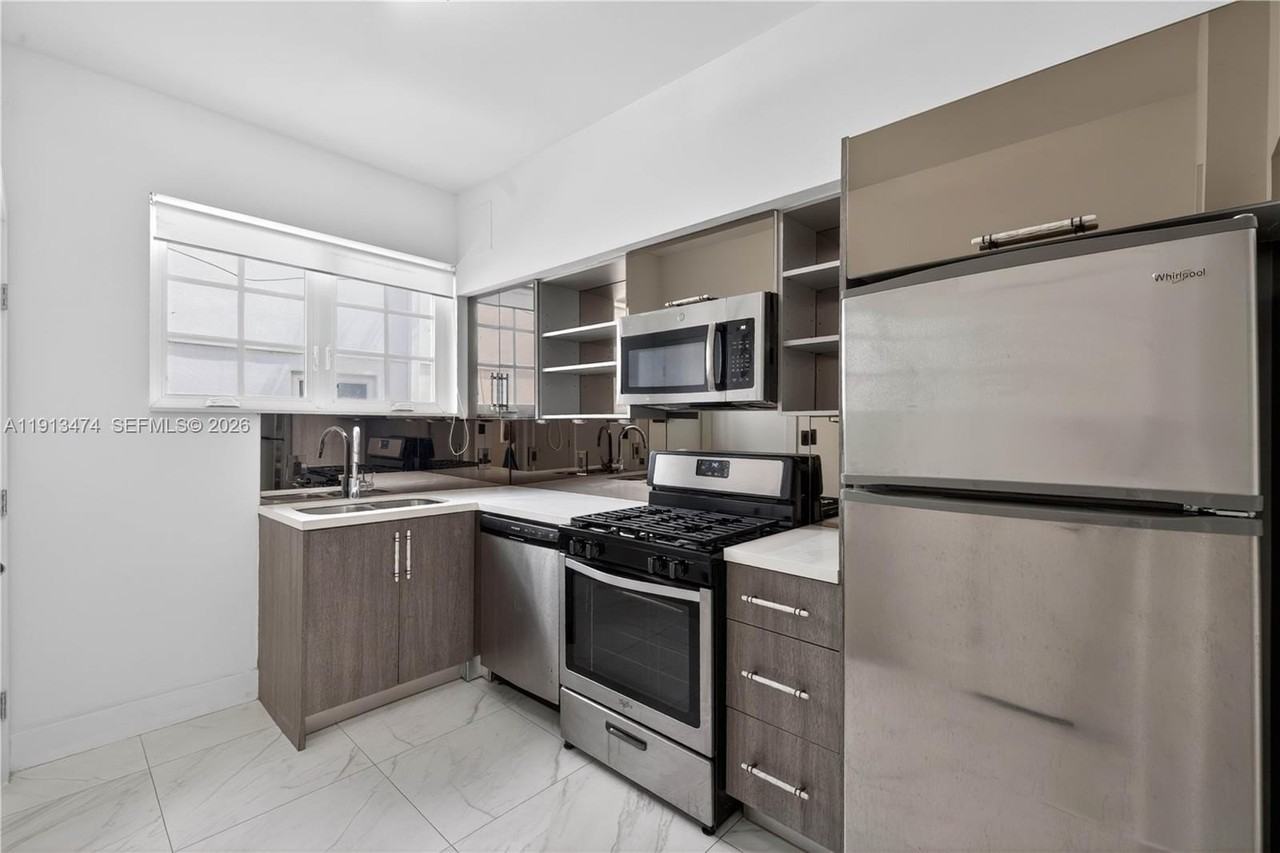 1601 Jefferson Ave #TH - Photo 2 of 44