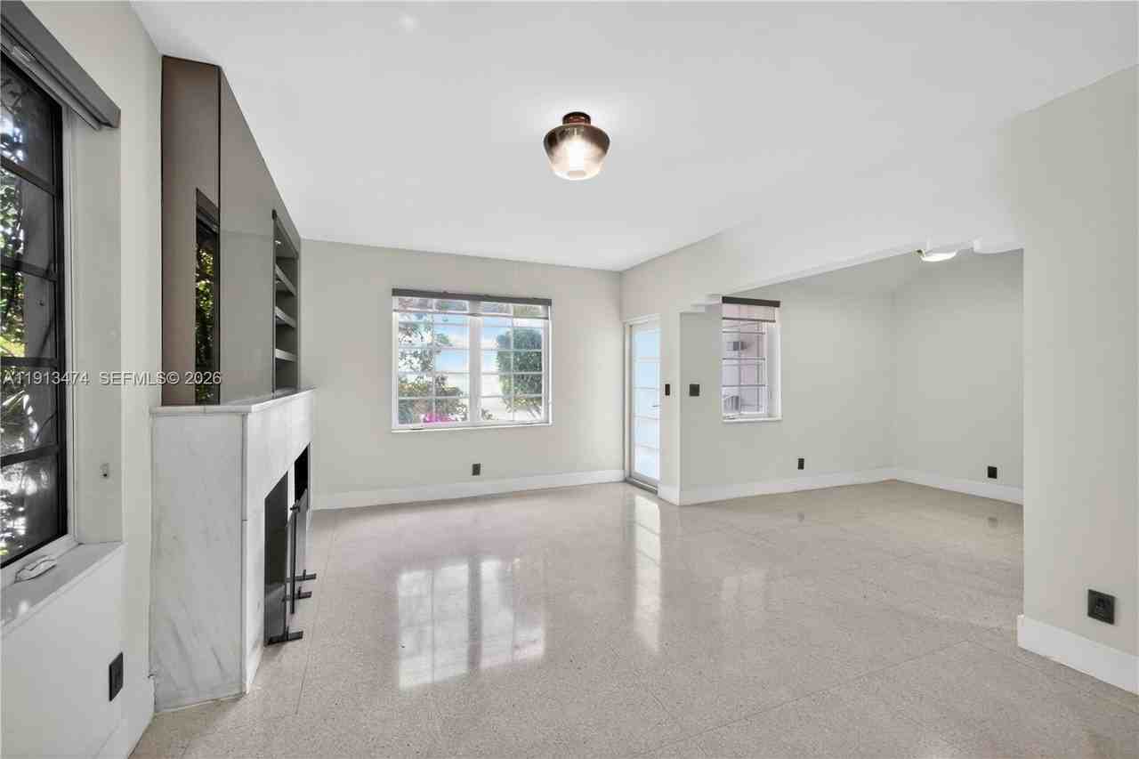 1601 Jefferson Ave #TH - Photo 6 of 44