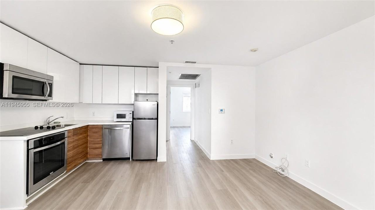 820 15th St #103 - Photo 2 of 21